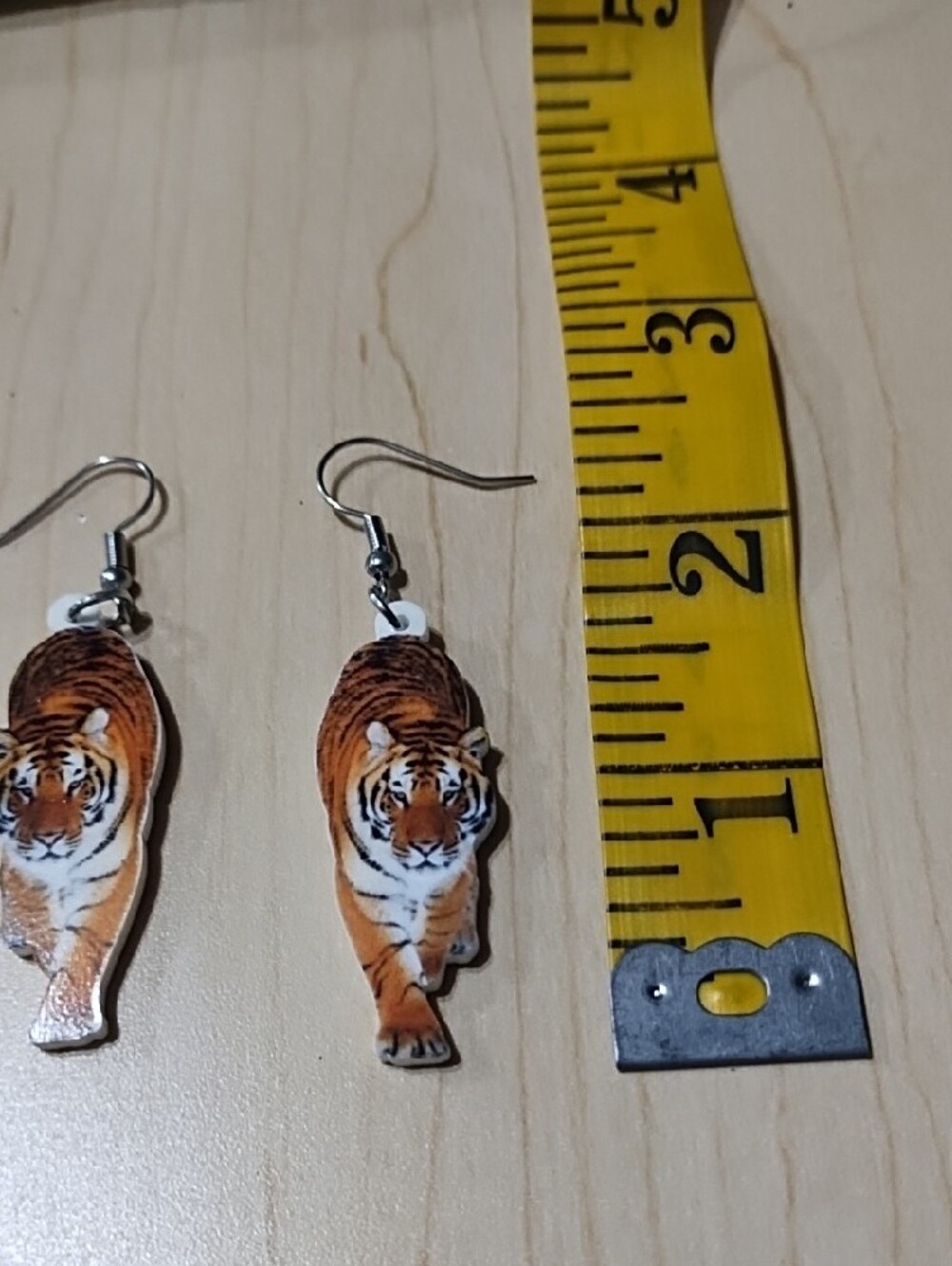 Tiger Print Dangle Earrings - Orange and White NIP. - Picture 3 of 5